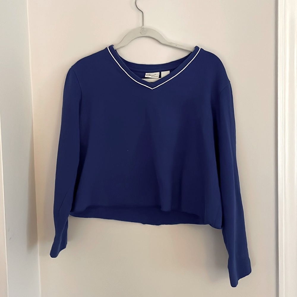 Blue cropped sweatshirt